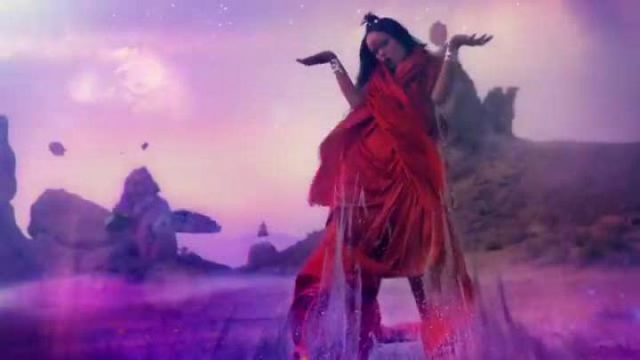 скачать клип Rihanna - Sledgehammer