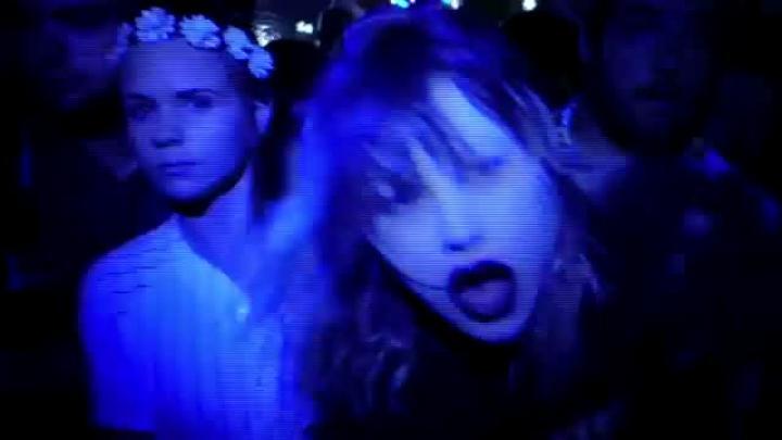 скачать клип Crystal Castles - Concrete