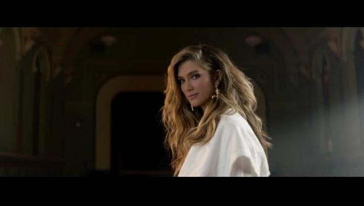 скачать клип Delta Goodrem ft. Gizzle - Enough