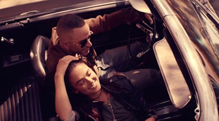скачать клип Yandel - Nunca Me Olvides