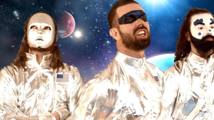 скачать клип Italove - Heading for the Sun