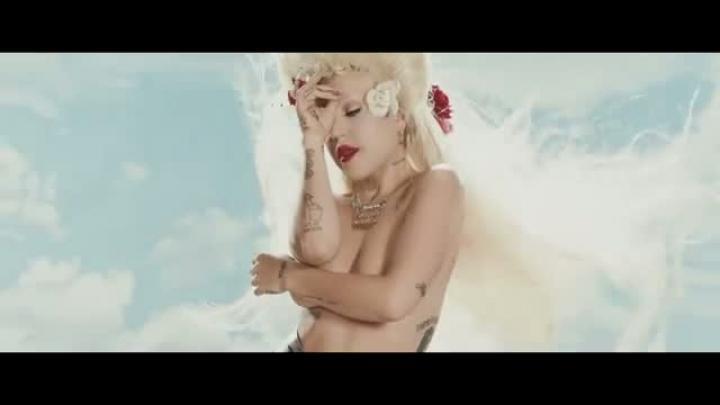 скачать клип Brooke Candy - Paper or Plastic