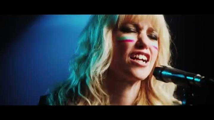 скачать клип Ladyhawke - Wild Things