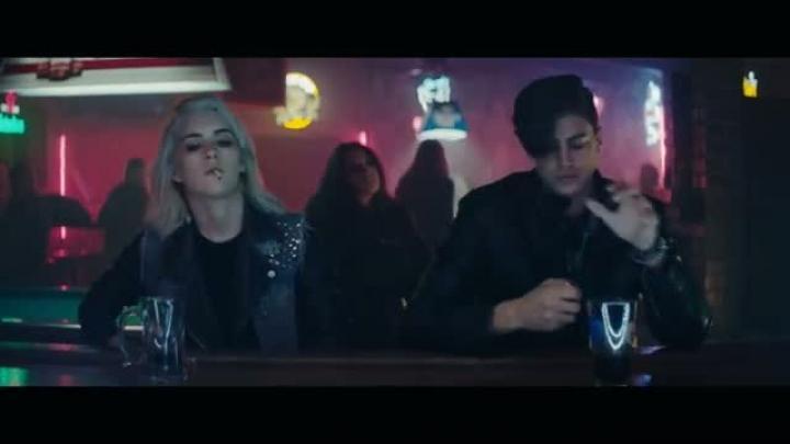 скачать клип Emma Gatsby - 2 Steps