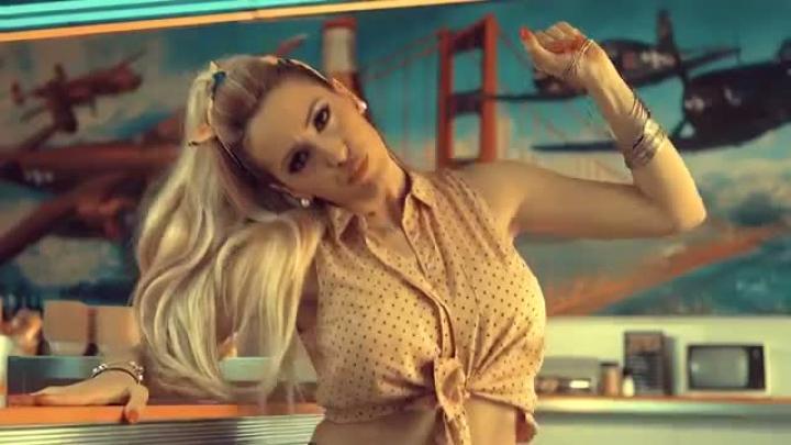 скачать клип The Moonsters ft. Ruth Calixta and Gemeni - I Just Wanna He-Man