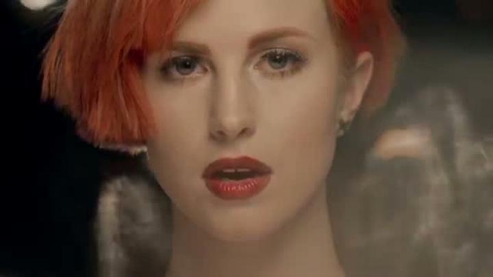 скачать клип Zedd ft. Hayley Williams - Stay The Night