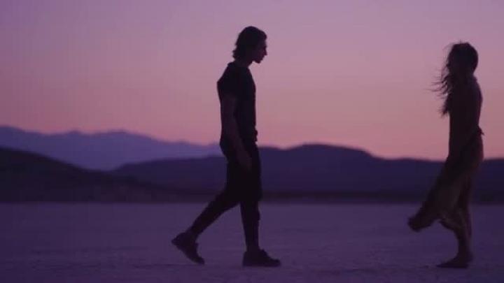 скачать клип Matoma and Becky Hill - False Alarm