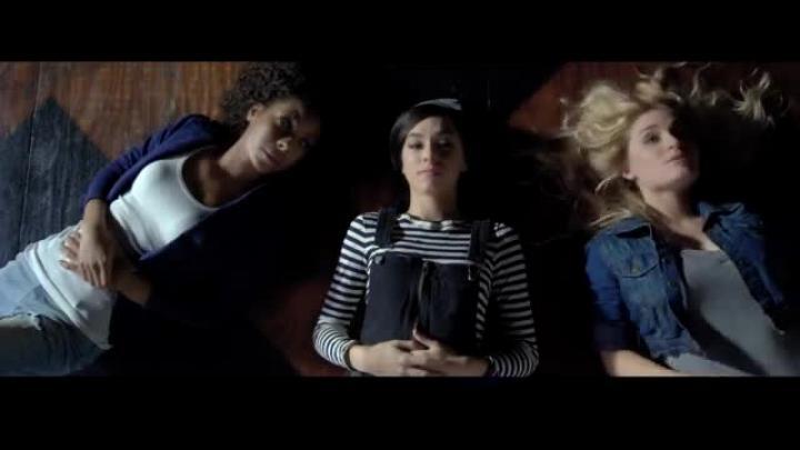 скачать клип Christina Grimmie - Snow White