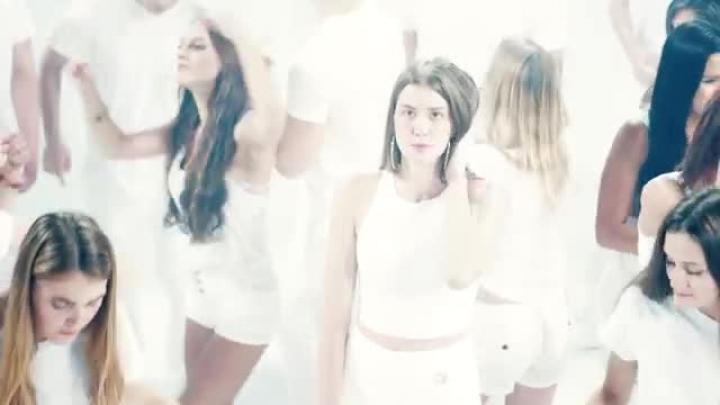 скачать клип Jewelz and Sparks vs. Sarazar ft. Pearl Andersson - Into The Blue