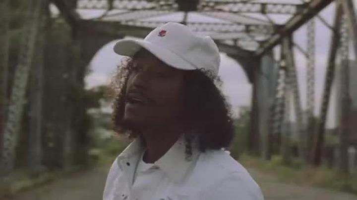 скачать клип Lloyd - Tru