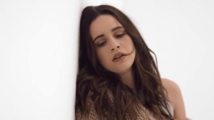 скачать клип Bea Miller - Yes Girl