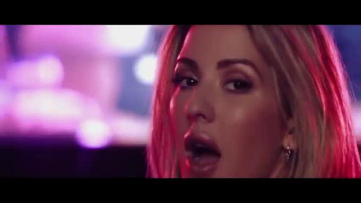 скачать клип Ellie Goulding - Still Falling For You