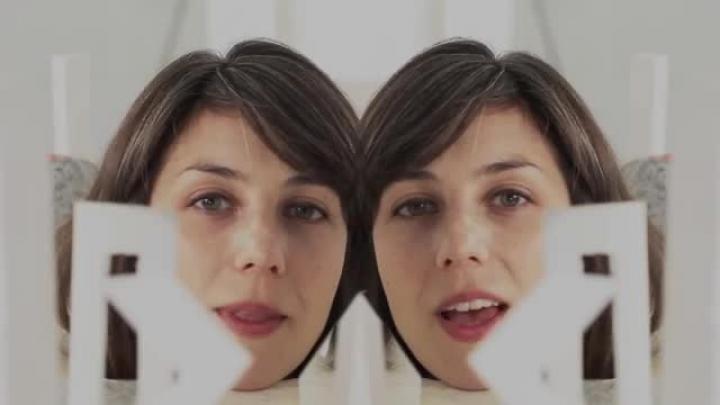 скачать клип Julia Holter - Goddess Eyes II
