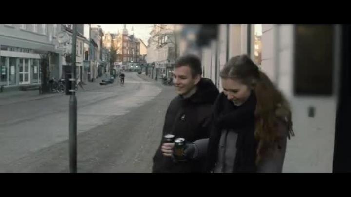 скачать клип Luvian ft. Youth - Dayglo
