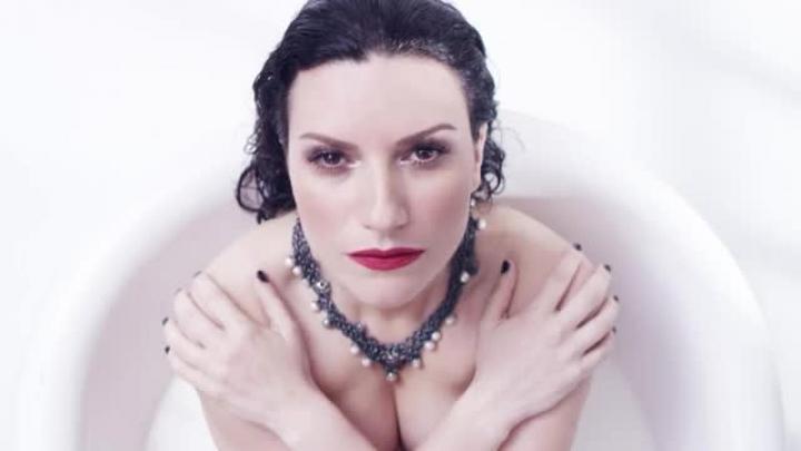 скачать клип Laura Pausini - Ho Creduto A Me