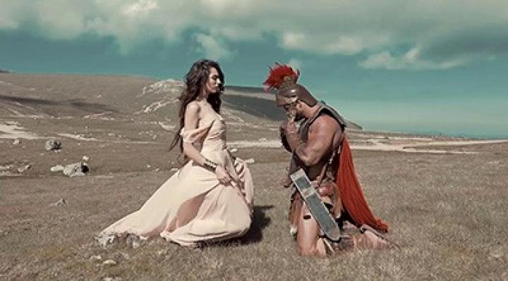 скачать клип MORENA - Do Not Play With My Mind