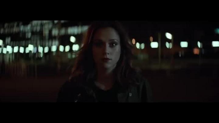 скачать клип Emma Drobnа - Smile