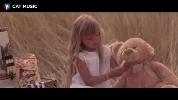 скачать клип Delia - Cine m-a facut om mare