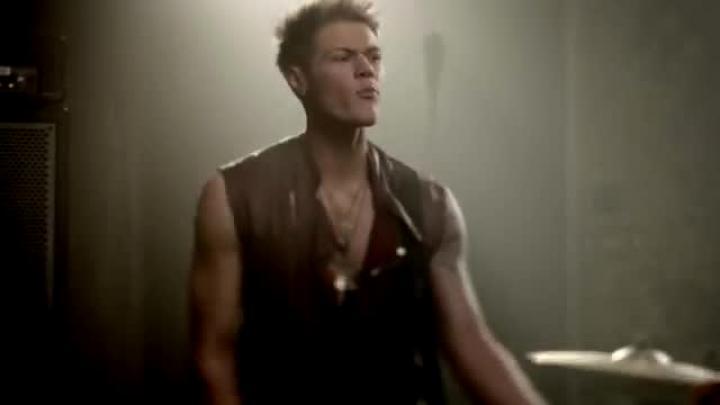 скачать клип Lawson - Learn To Love Again