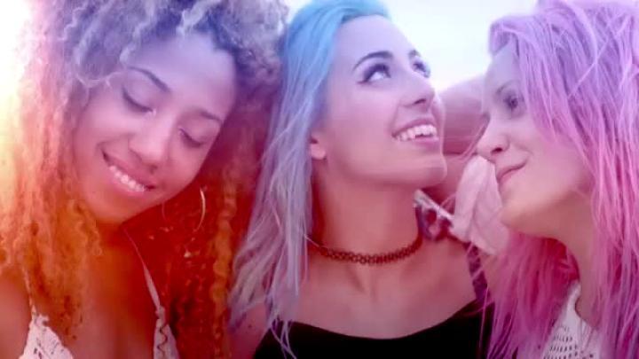 скачать клип Sweet California - Good Life