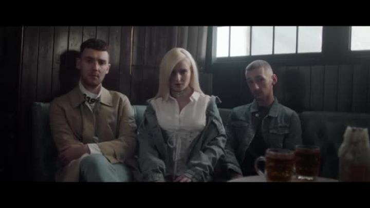 скачать клип Clean Bandit ft. Sean Paul and Anne-Marie - Rockabye