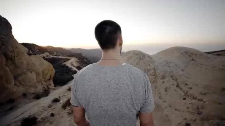 скачать клип The Chainsmokers ft. Phoebe Ryan - All We Know