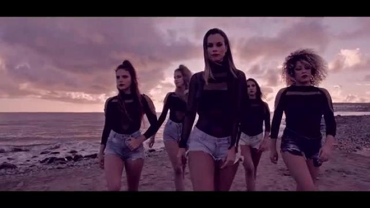 скачать клип Jia Miles - Get Me