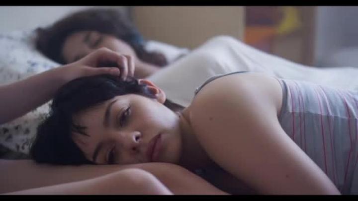 скачать клип White Lies - Hold Back Your Love