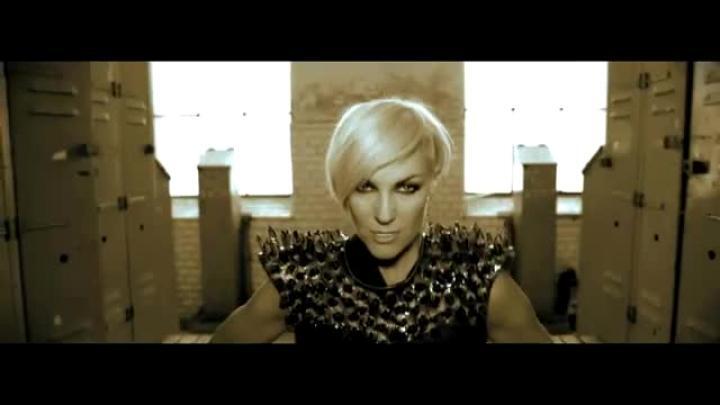 скачать клип Robert Abigail and Kate Ryan - Karma