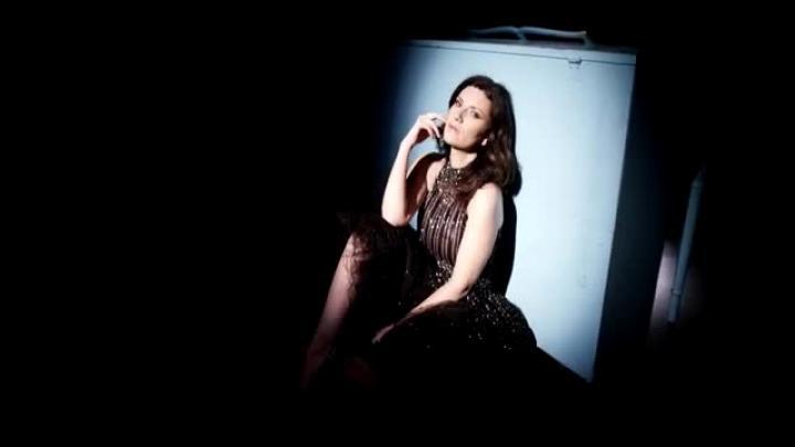 скачать клип Laura Pausini - 200 note