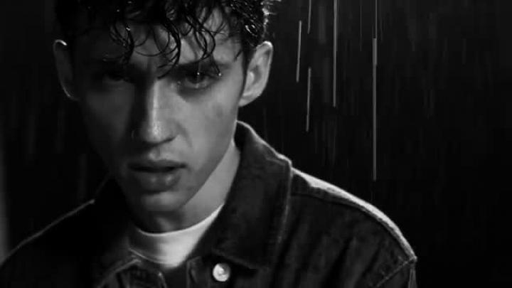 скачать клип Troye Sivan ft. Betty Who - HEAVEN