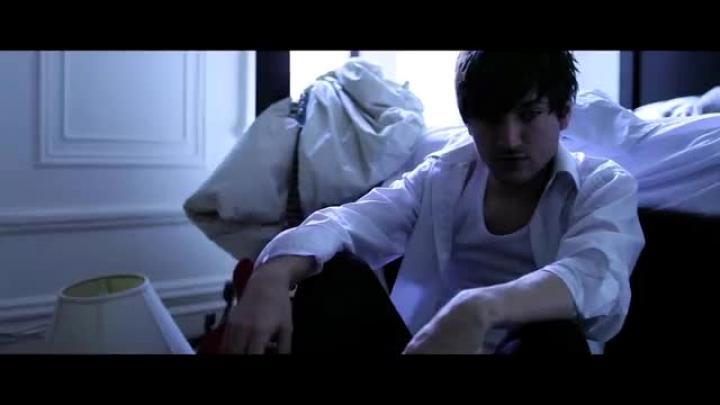 скачать клип Omnia ft. Jonny Rose - Why Do You Run
