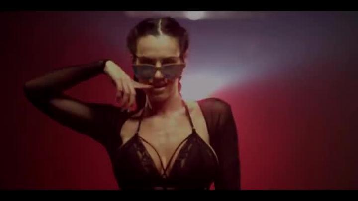 скачать клип Diosa Canales - Sexy Dale