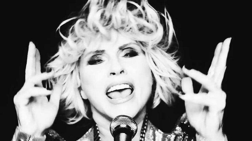 скачать клип Blondie - Fun