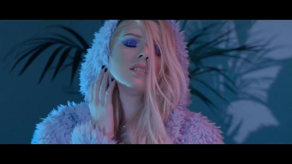 скачать клип Sandra N feat. Veo - French Boy