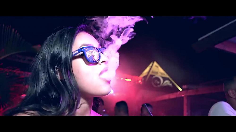 скачать клип Antwan Dago ft. Legara - Fe Mont Le Son