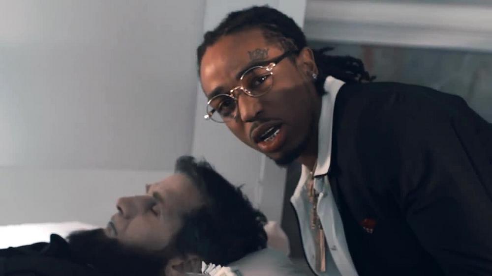 скачать клип Migos ft. 2 Chainz - Deadz