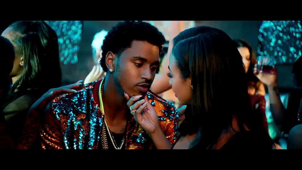 скачать клип Trey Songz - Song Goes Off