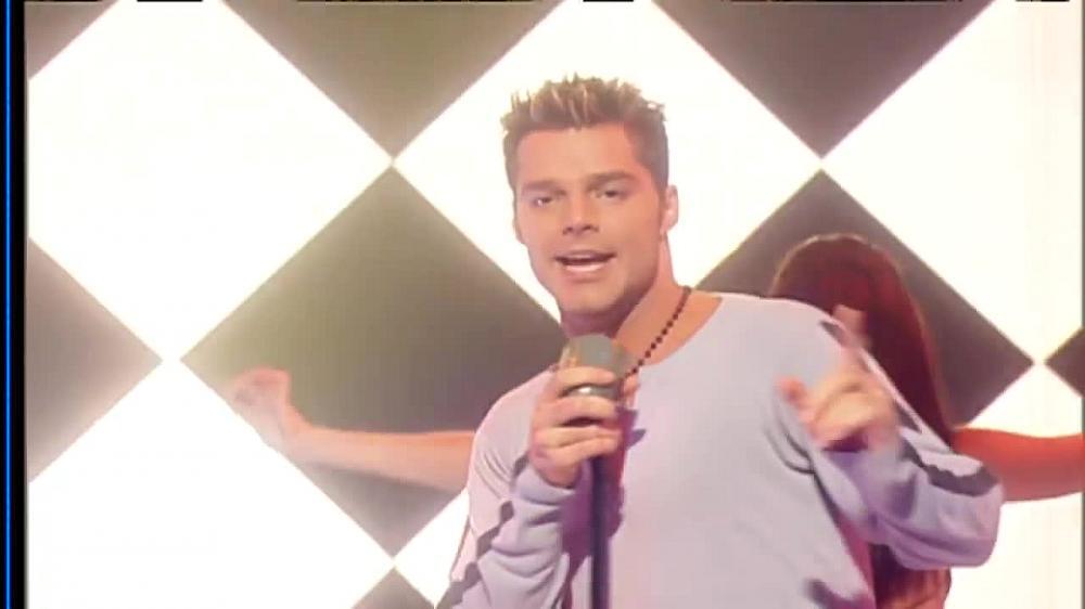 скачать клип Ricky Martin - Livin La Vida Loca
