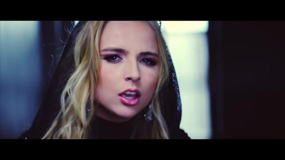 скачать клип Mackenzie Nicole - Deleted