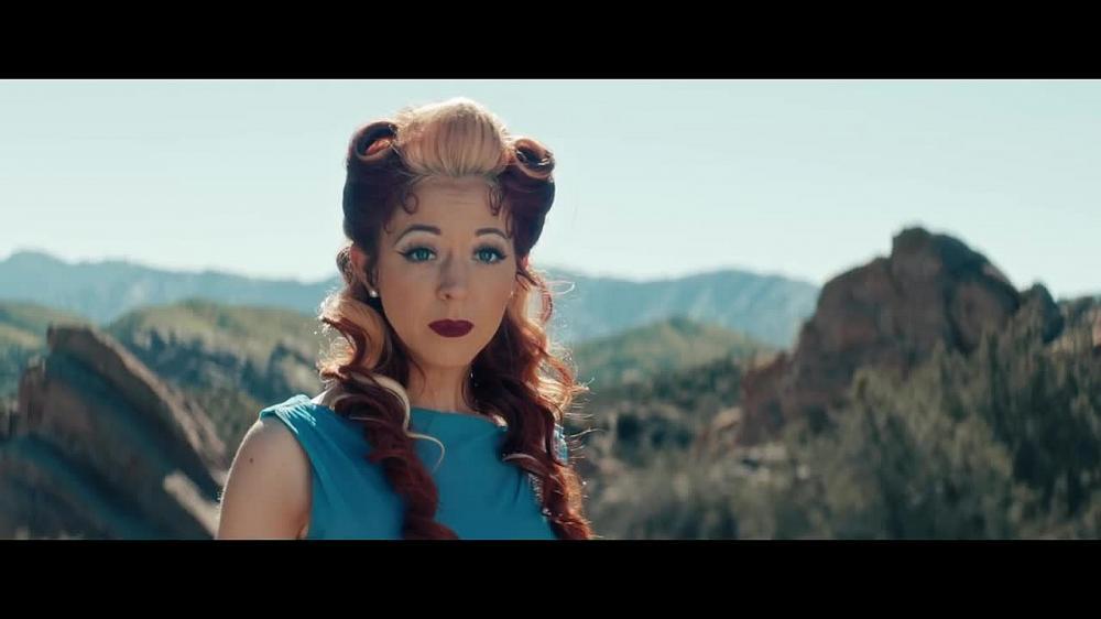 скачать клип Lindsey Stirling ft. Rooty - Loves Just A Feeling