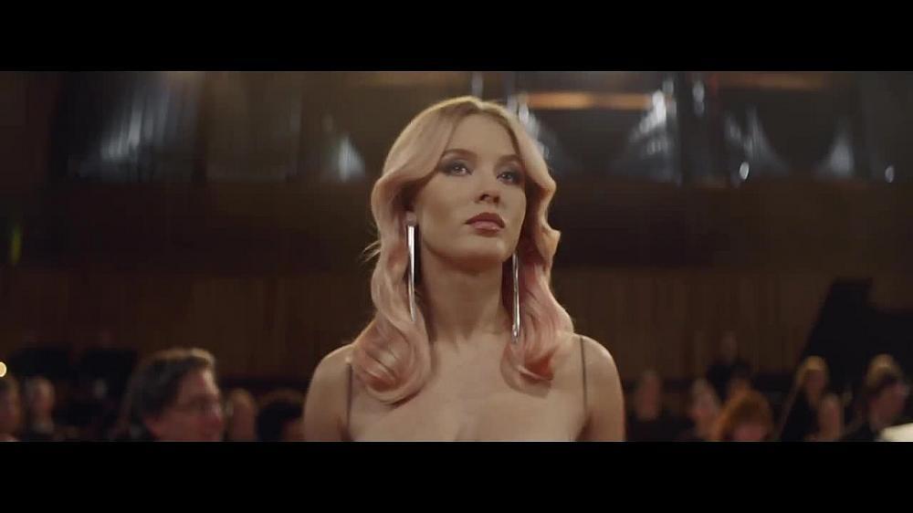 скачать клип Clean Bandit feat. Zara Larsson - Symphony