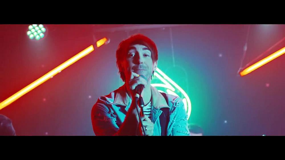 скачать клип All Time Low - Last Young Renegade