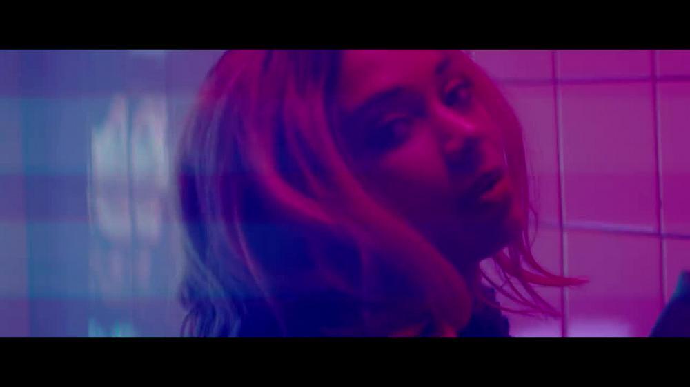 скачать клип Yellow Claw feat. Rochelle - Light Years