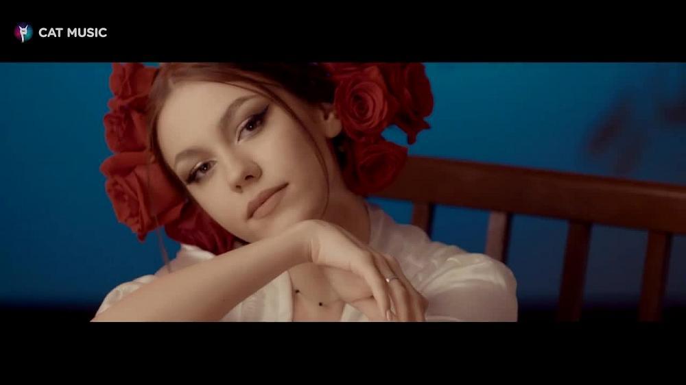 скачать клип Mira - Anii mei