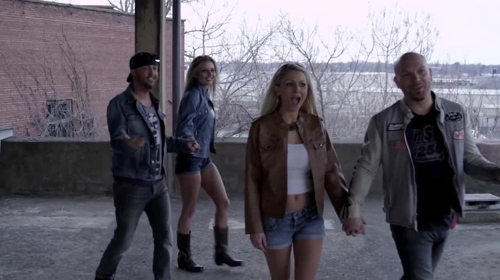 скачать клип LoCash Cowboys - Chase A Little Love