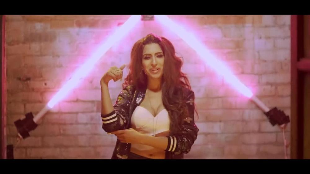 скачать клип Tasha Tah - Oye Oye