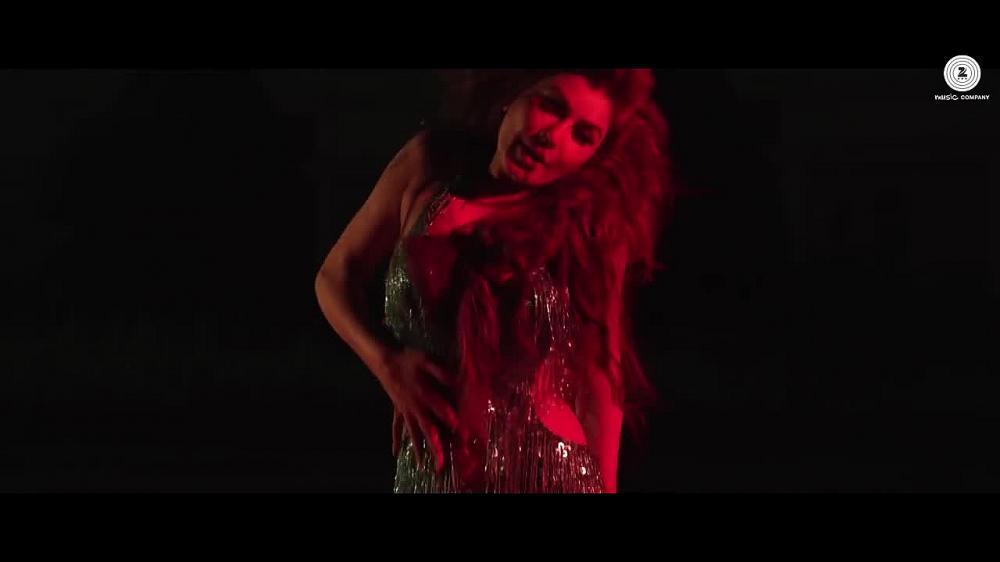 скачать клип Kangna Sharma and Danish Bhat and Palash Muchhal - Manmmani