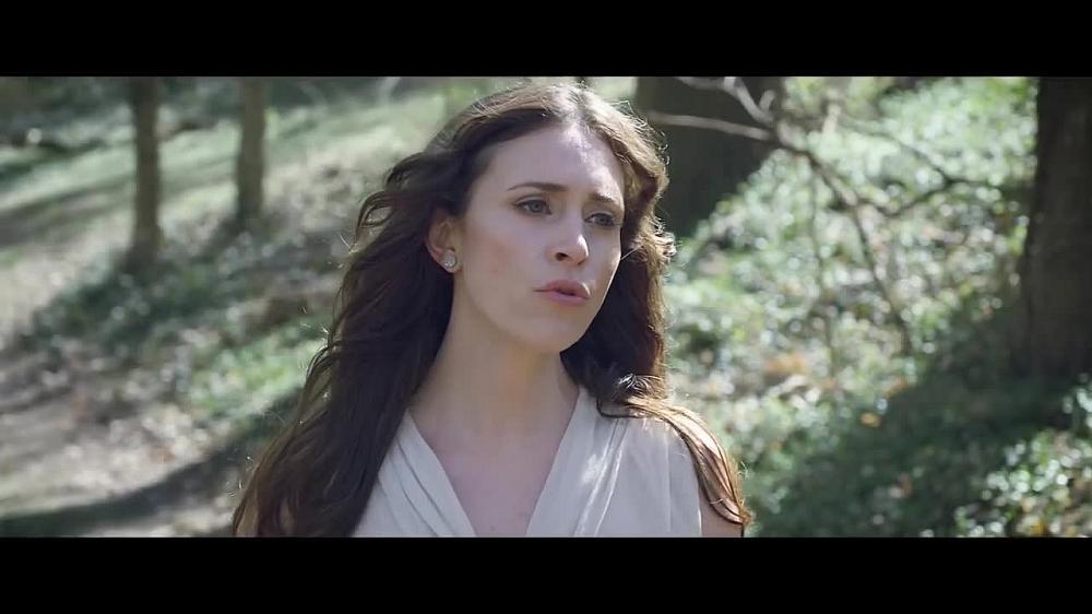 скачать клип Kelleigh Bannen - Church Clothes