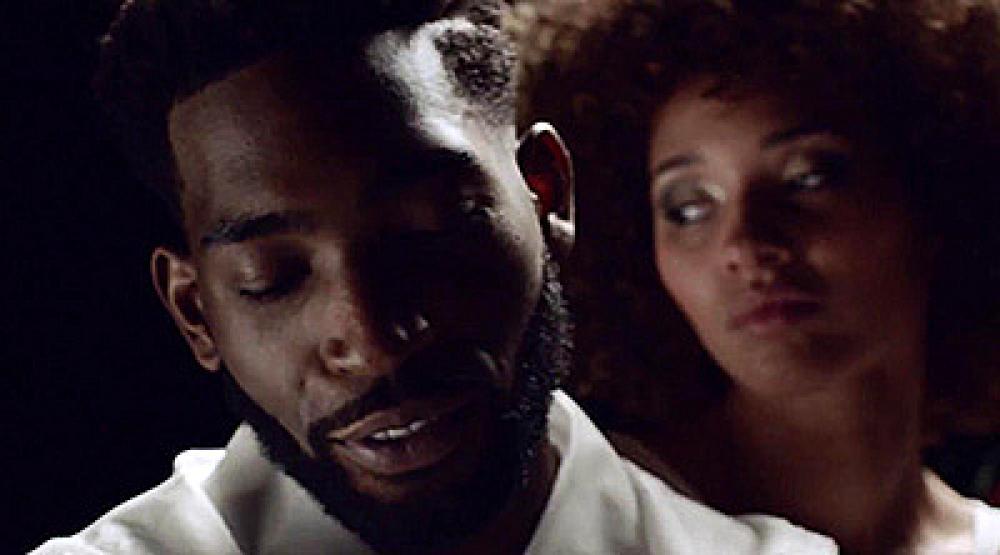 скачать клип Tinie Tempah ft. Bipolar Sunshine - Shadows